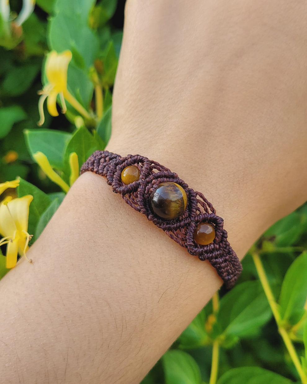 Bracelets faits main en macramé et pierres naturelles