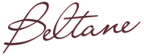 logo Beltane Artiste florale en typologie script ponctuée d'une feuille végétale