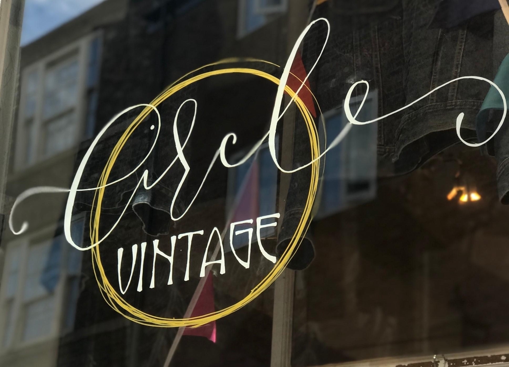 Circe Vintage Unique vintage online store
