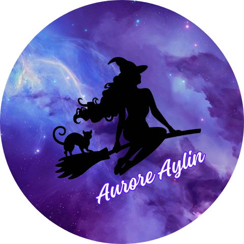 logo d'Aurore Aylin autrice, une silhouette de sorcière et son chat noir sur un balai en vol