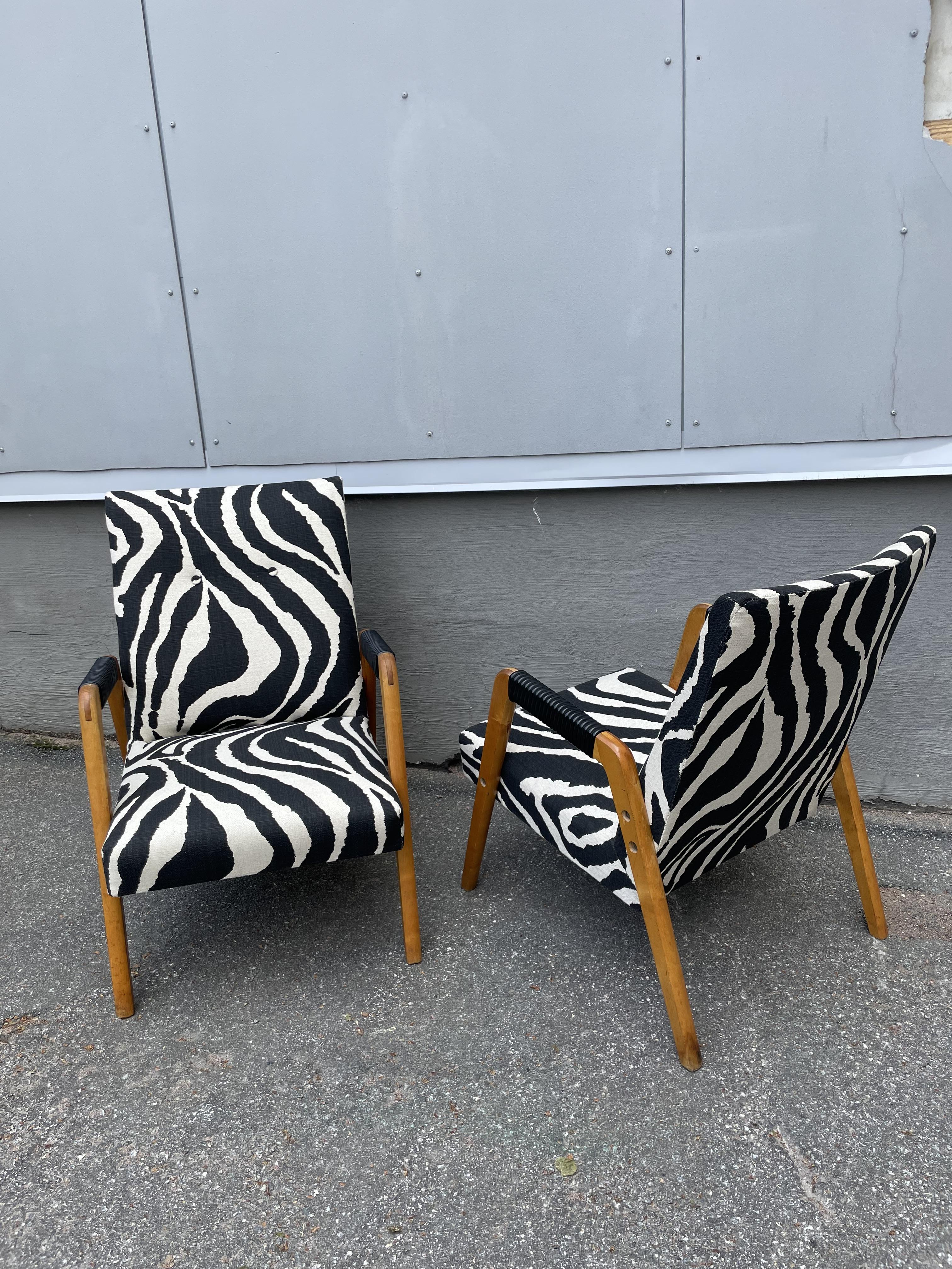 Käpälämäki Vintage verhoilee monenlaisia huonekaluja ja kunnostaa ne takaisin käyttöön.