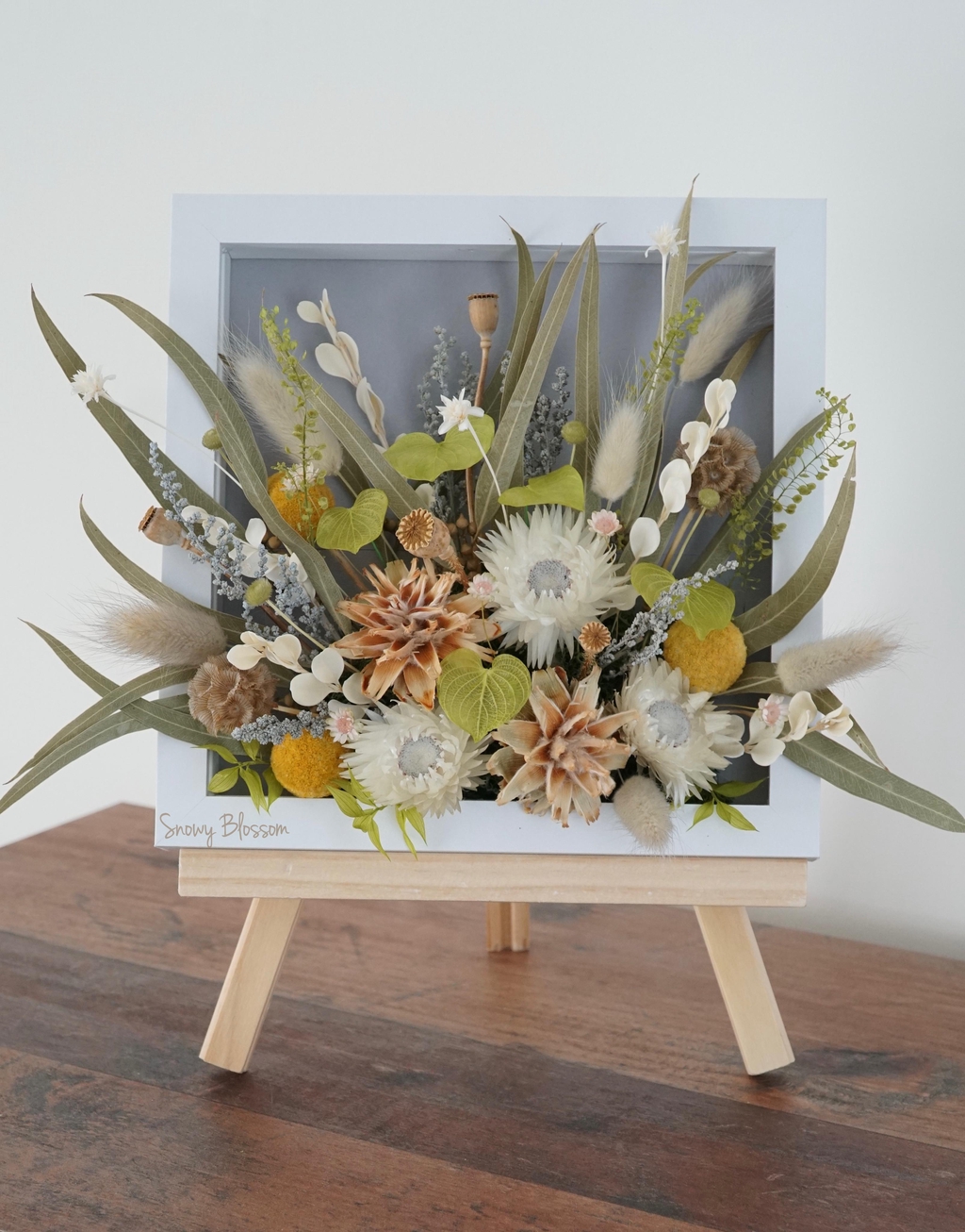 high quality Japanese preserved and dried flowers arrangement
timeless gift
home decorations