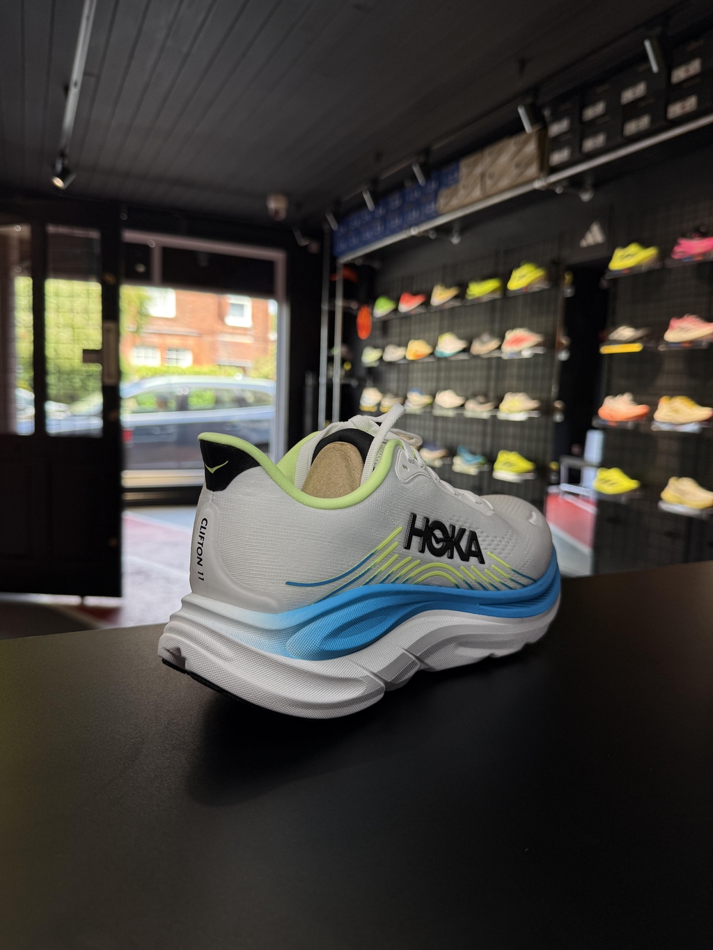 NEW Men’s Hoka Clifton 11