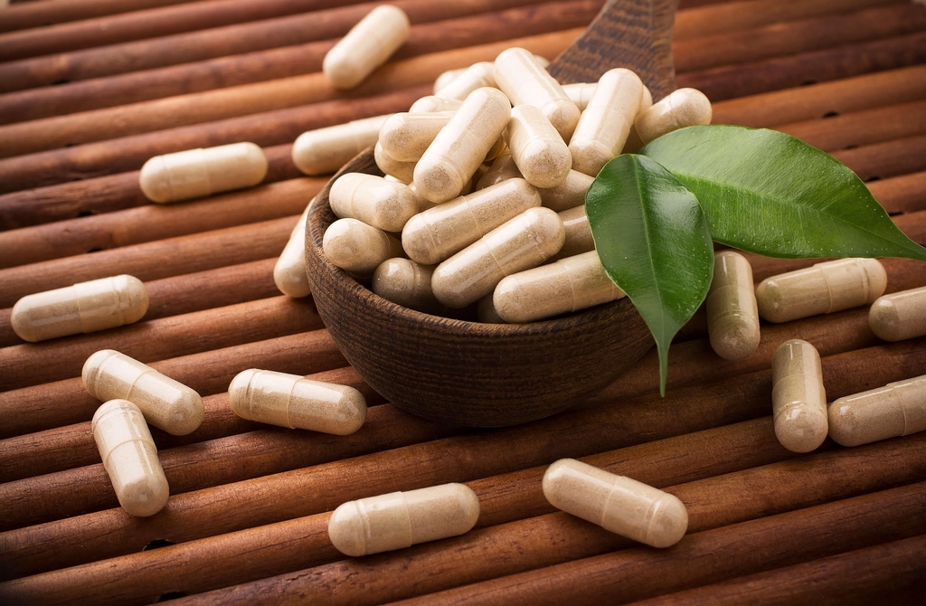 Free Shipping when you buy icariin 60™ - The best quality Horny Goat Weed extract capsules available.