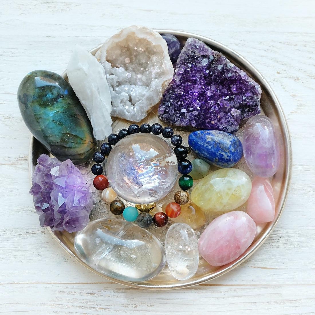 ✨ Bracelets en pierres naturelles ✨
Découvrez notre collection de bracelets uniques, réalisés en pierres naturelles soigneusement sélectionnées.
Chaque pierre possède ses propres vertus : énergie, apaisement, protection, confiance en soi… Choisissez le bracelet qui vous ressemble et laissez ses bienfaits vous accompagner au quotidien.

🌿 Pierres 100% naturelles
🧘‍♀️ Bien-être & énergie
🎁 Idée cadeau pleine de sens

Portez votre bracelet comme un bijou, ressentez ses énergies comme un allié.