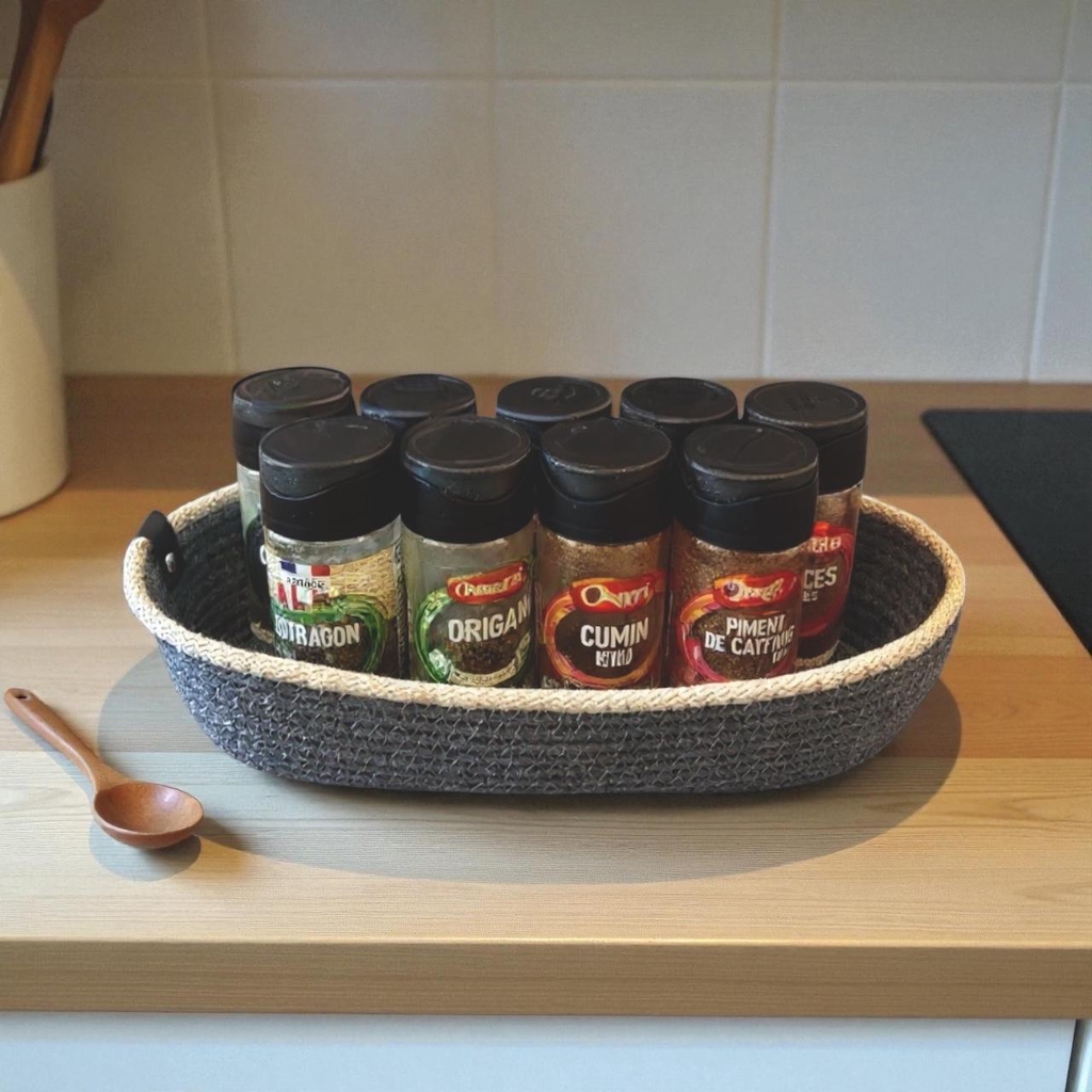 panier pour ranger les pots à épices made in France. panier en coton design pour la cuisine. corbeille à pain moderne. dessous de plat chic. panier à œufs fait en France