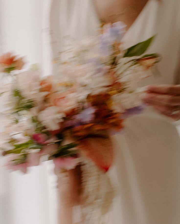 Hello les amis 
À l’approche de la Saint-Valentin, je te propose un workshop créatif pour réaliser un tableau unique, fait par toi, à partir d’une photo spéciale, accompagné de fleurs et de la technique du collage.

Ce sera une création personnelle et pleine de sens : pour un couple, un(e) ami(e), ou même un souvenir précieux.

Un moment de convivialité et de plaisir, un atelier pour laisser parler ta créativité, seul(e) ou entre amis.
Tout le matériel est inclus, et à la fin de l’atelier, tu repartiras avec ton tableau. 