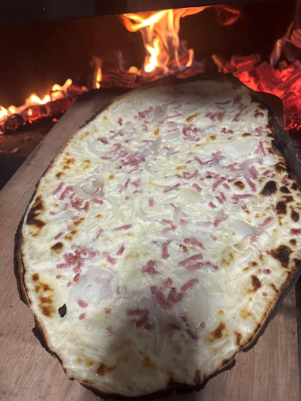 🔥 La véritable tarte flambée alsacienne : Un délice authentique à partager 🥨