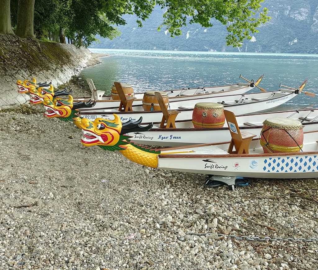Dragons Boat sur une plage