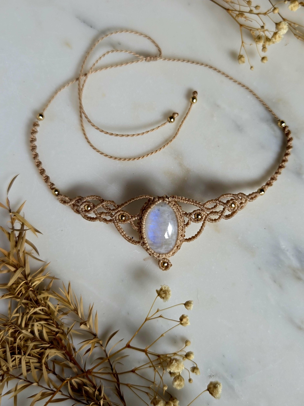 Bijoux fait main en micro macramé 