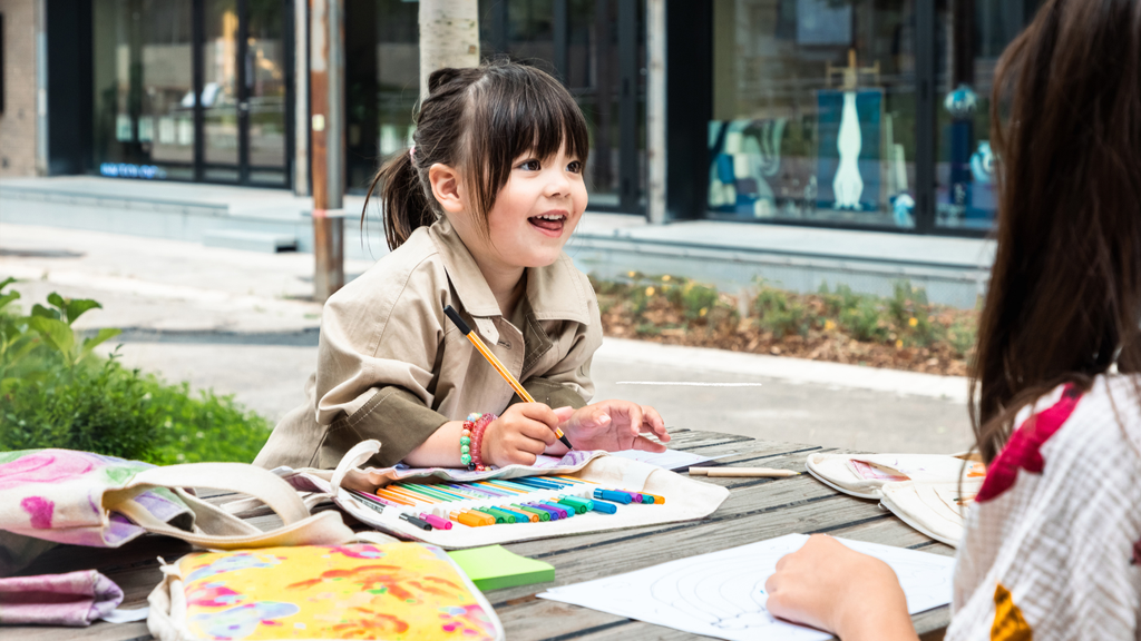 lululea kids drawing outdoor
