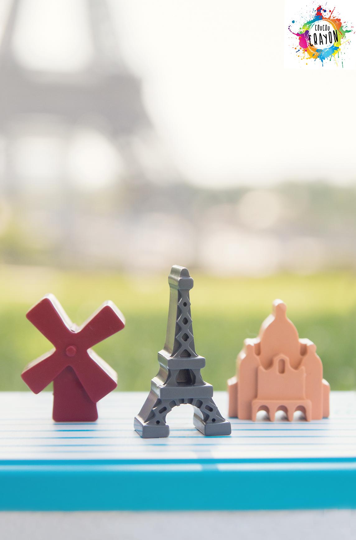 crayons en cire figure Tour Eiffel grise, moulin rouge, Sacré Coeur