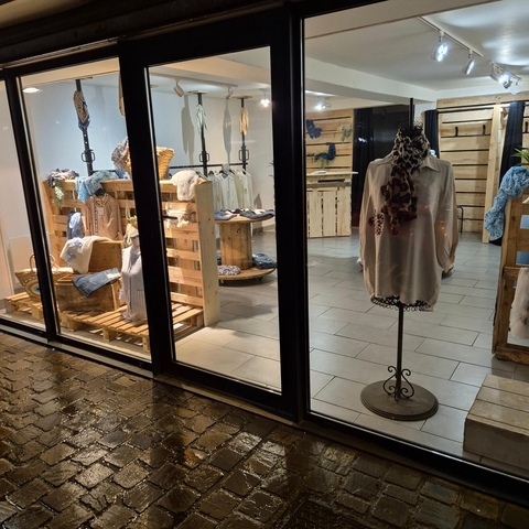 Boutique de vêtements et accessoires 

Boutique située au 74 rue de Halles 76750 Buchy