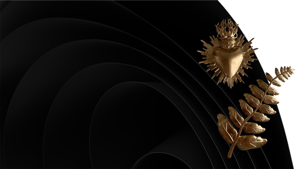 Les décorations murales: mêlant botanique, sacré et entomologie. 