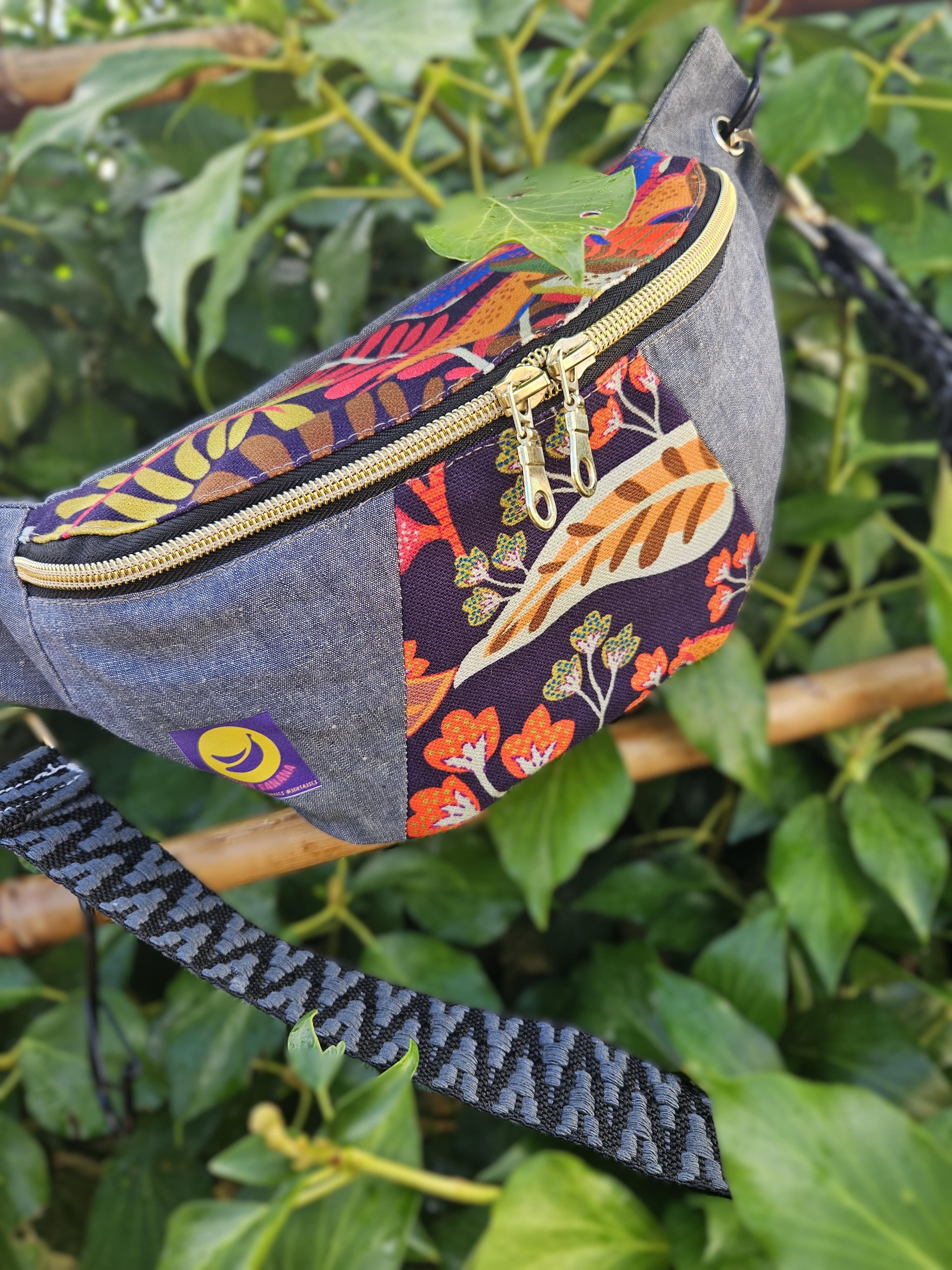 🌟 Pourquoi choisir Funky Banana ?
Des créations faites main en France, uniques et originales
Des sacs et accessoires colorés qui apportent de la joie
Des modèles pratiques, funky et tendance
Des idées cadeaux originales pour femme, homme ou enfant
Que vous cherchiez un sac banane coloré, un cabas pratique, un sac yoga tendance, un chouchou funky ou un étui portable fait main, Funky Banana a forcément l’accessoire qui mettra du pep’s dans votre quotidien.