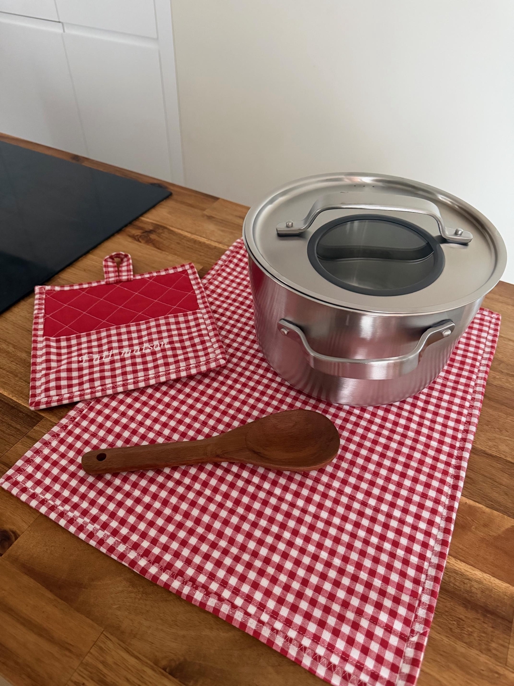 manique de cuisine, grande manique pour plat à four et un classique, en carreaux vichy rouge et blanc