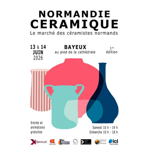 Marché de céramistes à Bayeux en Normandie : rencontre autour de la céramique artisanale et du fait main.