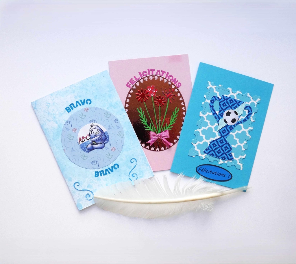 Cartes artisanales de félicitations.
