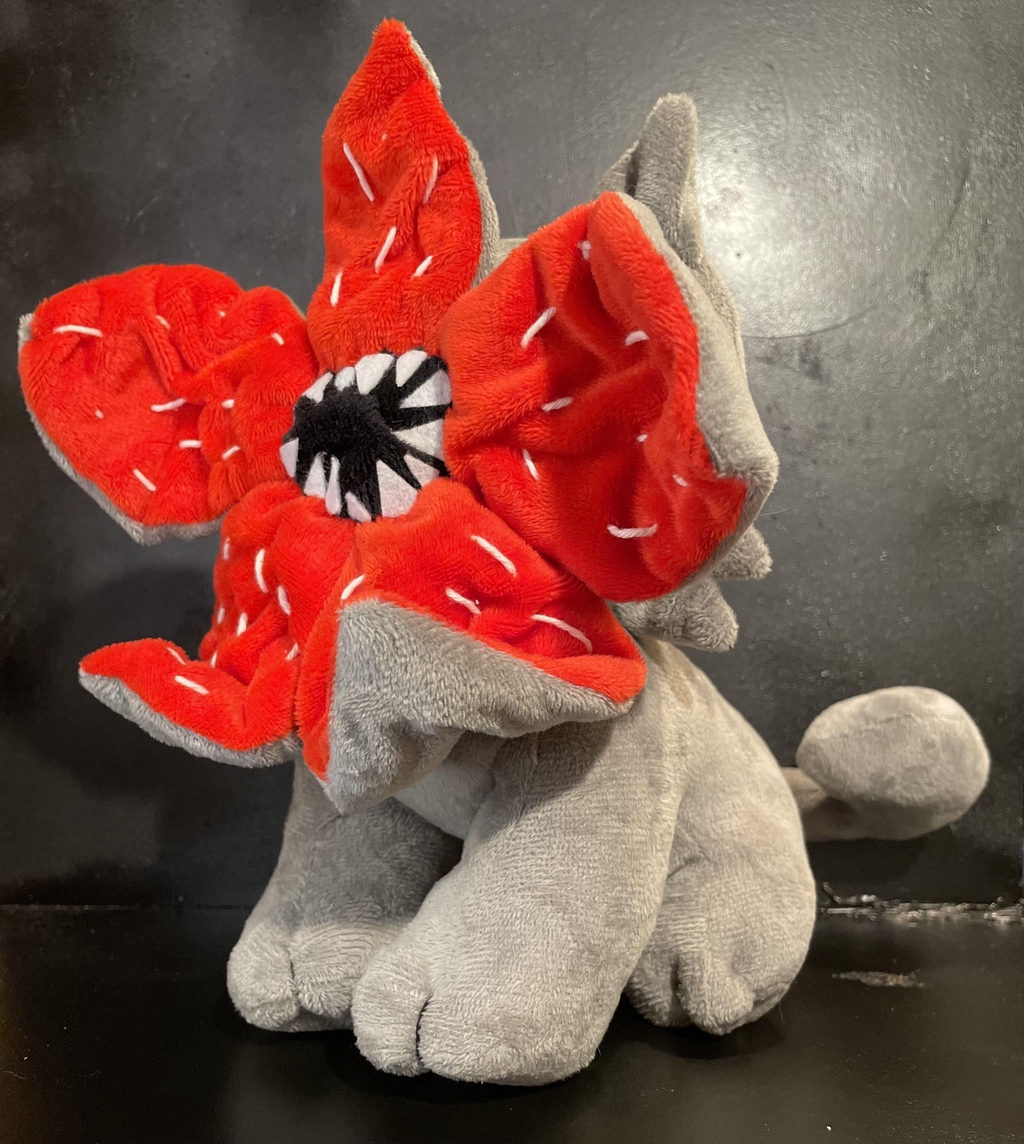 Ici chaque peluche et fait main ! Et je ne refais jamais deux fois la meme peluche, donc si tu en vois une qui te plait fonce car c'est une pièce unique ! 