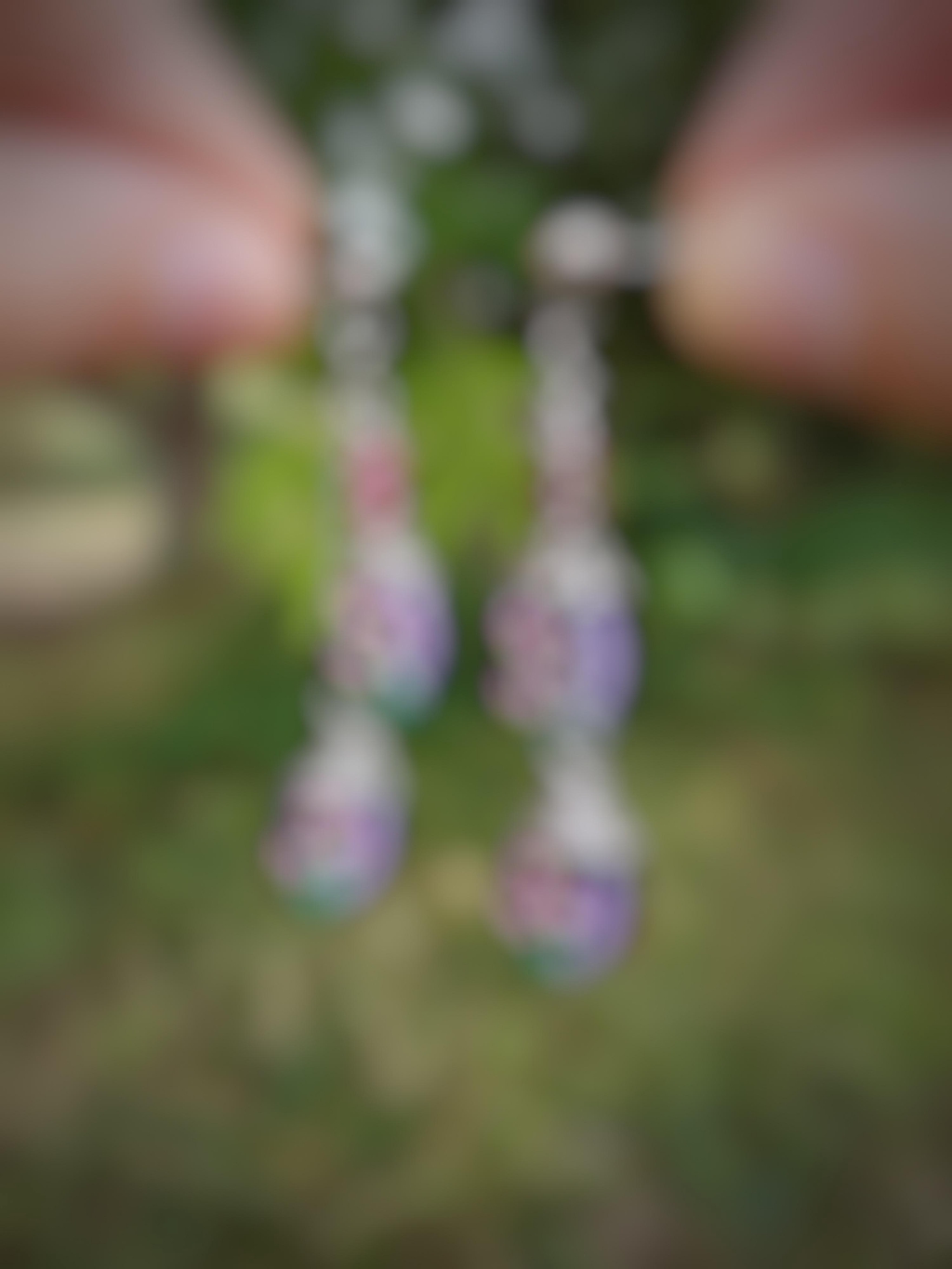 Collection Chrysalide sortie le 23 septembre, boucles d’oreilles artisanales réalisées à partir de graines de courges. 