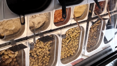 Produits alimentaires du monde et accompagnement apéritif en tout genres...