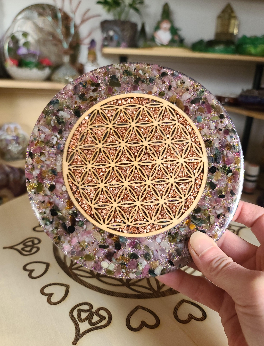 Catégorie d'articles regroupant les plateaux harmonisateurs. Fleur de vie, Métatron, Arbre de vie, vegvisir et autres plateaux en orgonites.