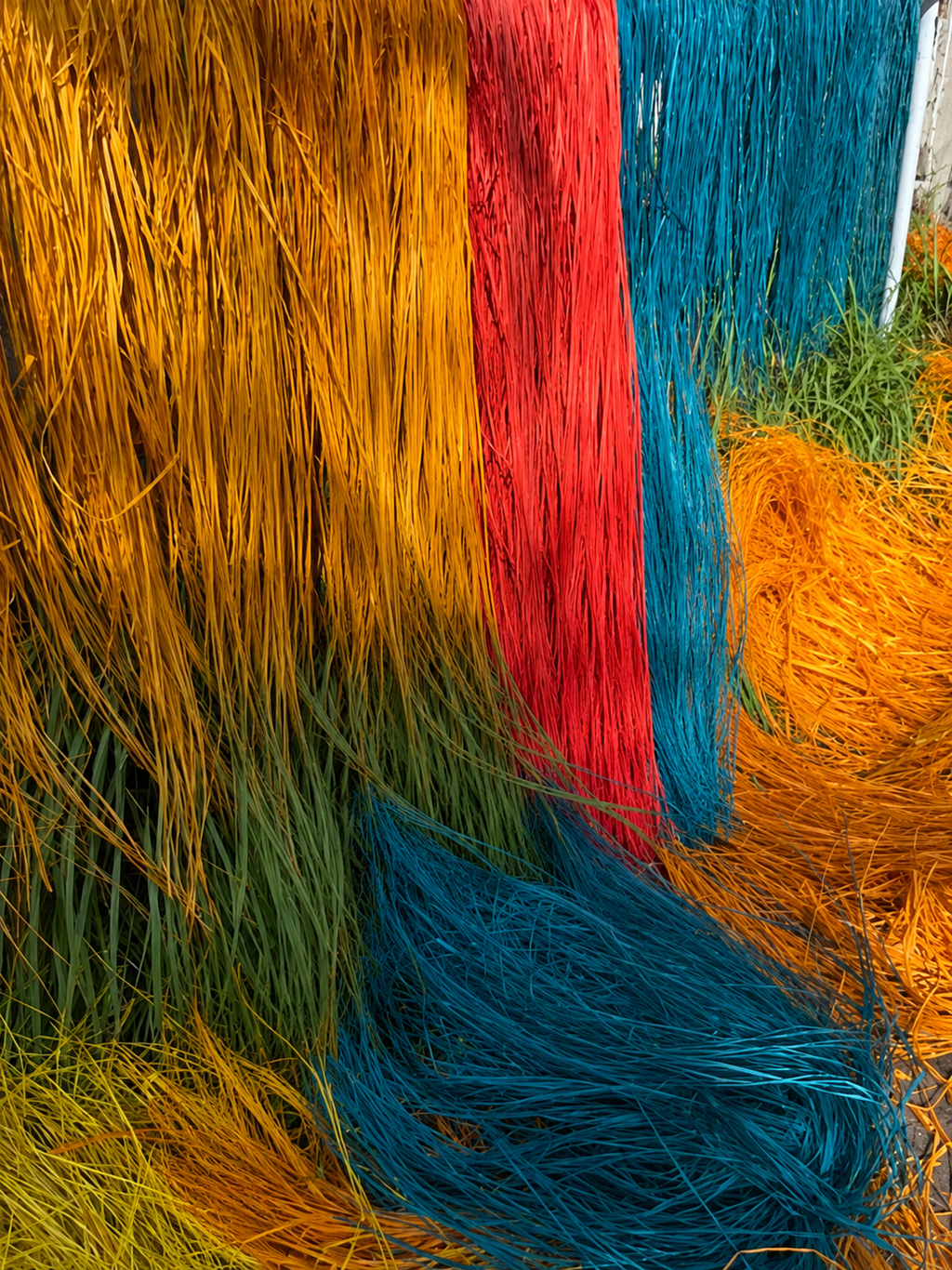     Filipino-inspired handmade raffia bags and tropical accessories in France. Unique gifts shipped across Europe.