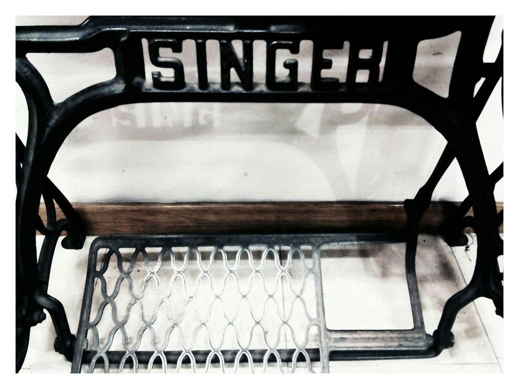 Bolsos hechos a mano con el sello del D'A y DEVO