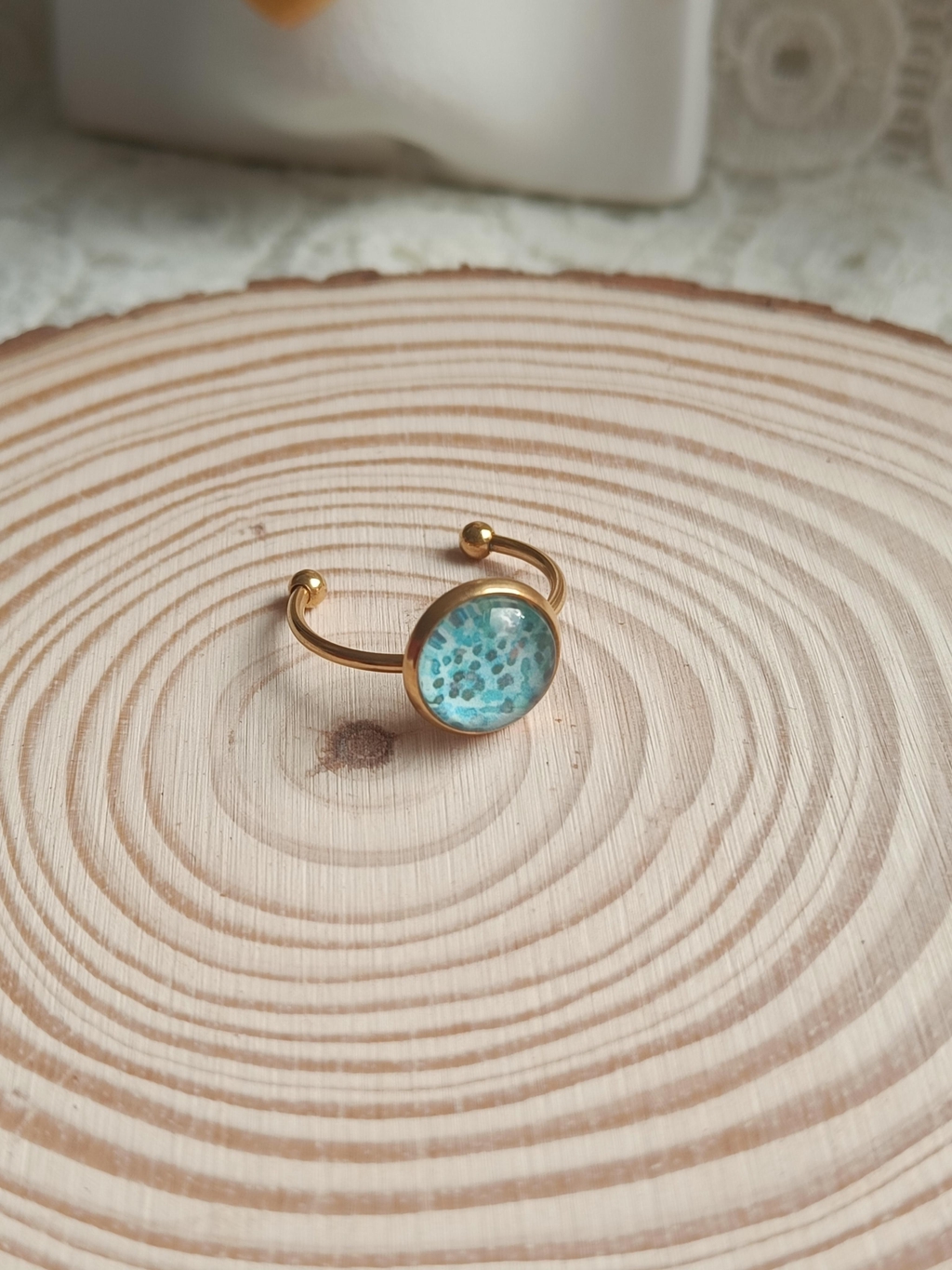 Aquarelle en bijou, collier, bague et aussi porte clé.