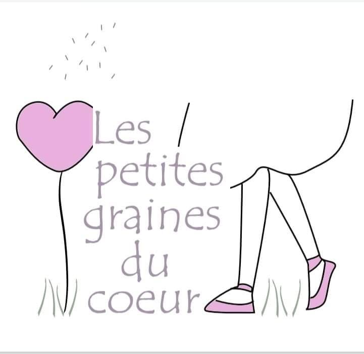 Créations cousues et tricotées, bijoux en micro macramé vendus au profit de l'association Les petites graines du coeur qui soutien les personnes atteintes du cancer.