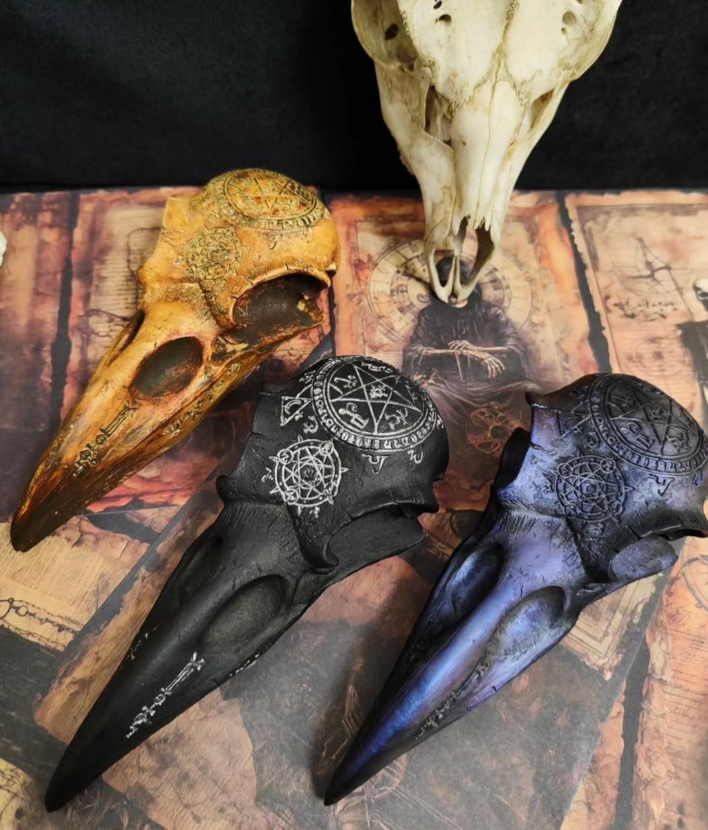 Cranio di Corvo in Resina – Statua Gotica ed Esoterica Vichinga