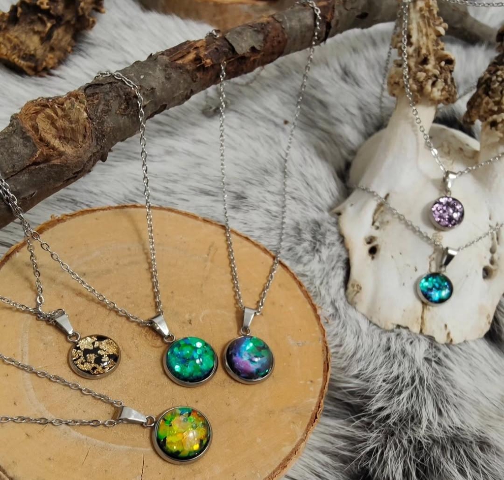 Collane in Acciaio e Resina – Amuleto e Talismano Protettivo Artigianale