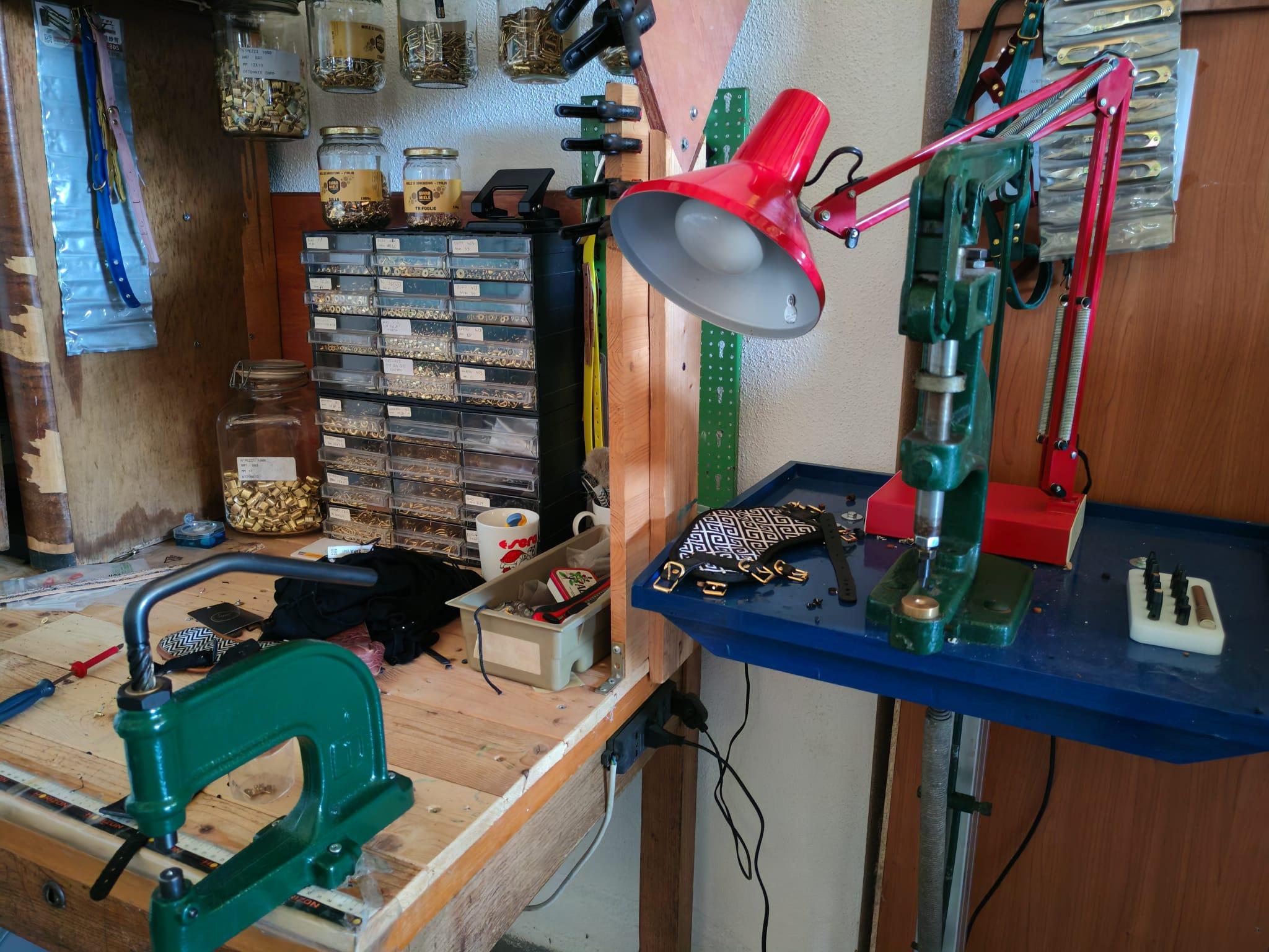 Laboratorio di Setzu | Dove Nascono le Creazioni Sardinia Style
