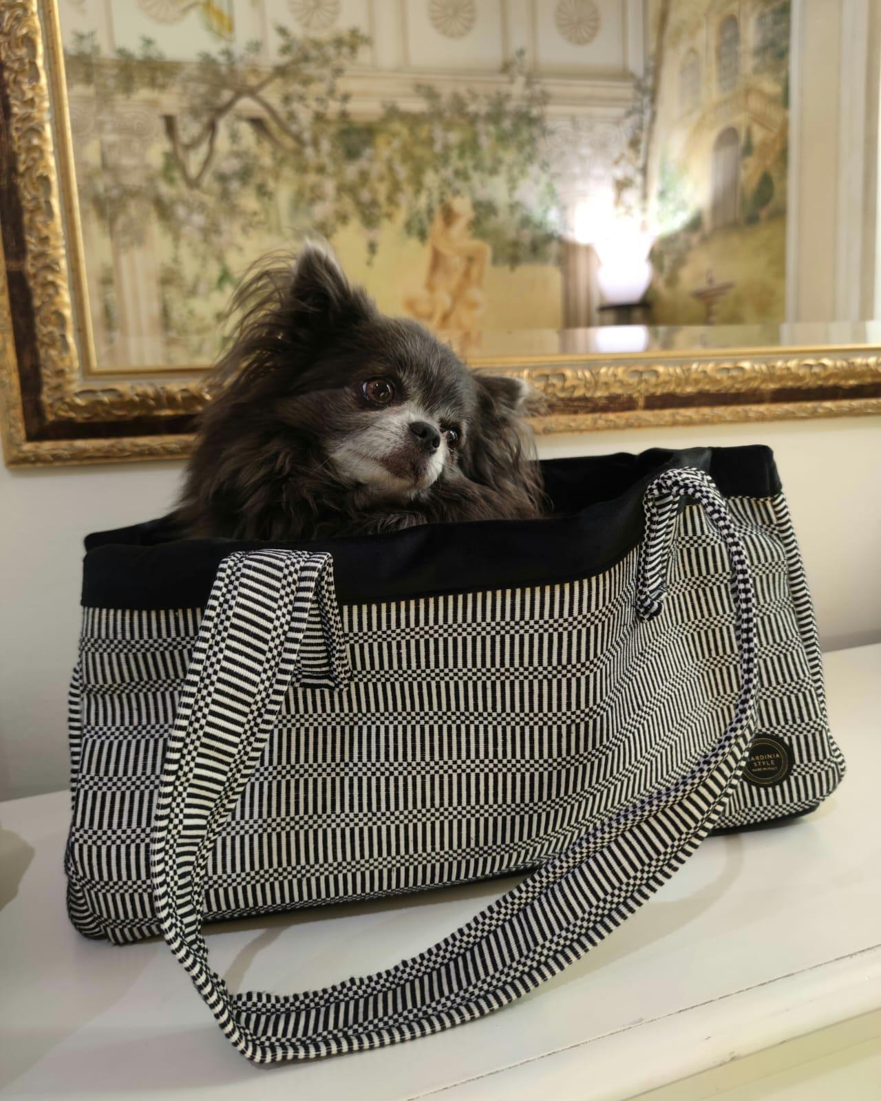 Accessori per il pet artigianali in velluto, pelle, nylon e tessuto sardo
