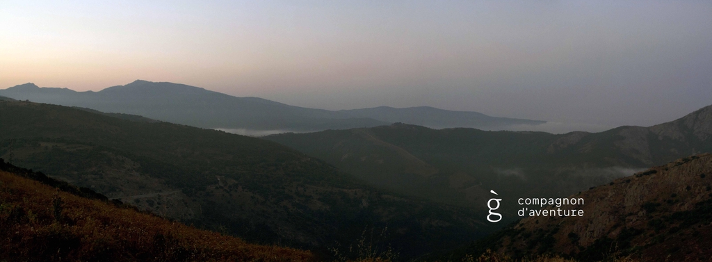 Gàidheal, compagnon d'aventure, maroquinerie intemporelle, maroquinerie minimaliste, maroquinerie belge, maroquinerie artisanale, vagabonde, voyage, slow living, slow fashion, story teller