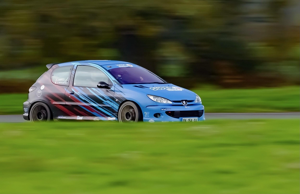 Nj motors est un atelier de préparation spécialisé dans les voitures de compétitions et de trackdays.
Nous avons développé une série de pièces pour les peugeot 206 s16 et RC notamment. 
Nous testons toutes nos pièces sur les journées que nous organisons sur piste. 