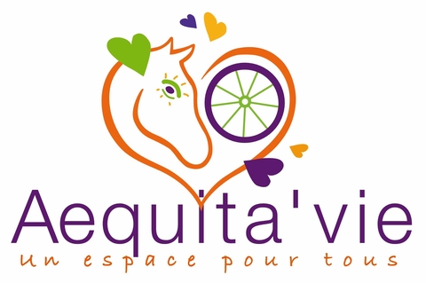 Situé au cœur du Parc Naturel des Causses du Quercy. 
Balade en calèche ou à cheval et autres activités associées au cheval. Tourisme équestre, slow tourisme, adapté handicap, pleine nature, équithérapie, transport équidé.