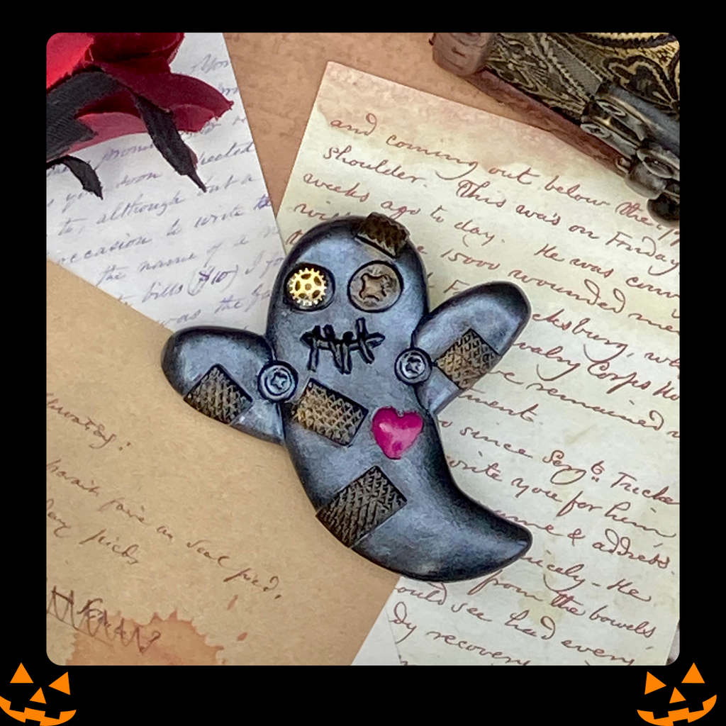 Spooky cute ghost brooch 