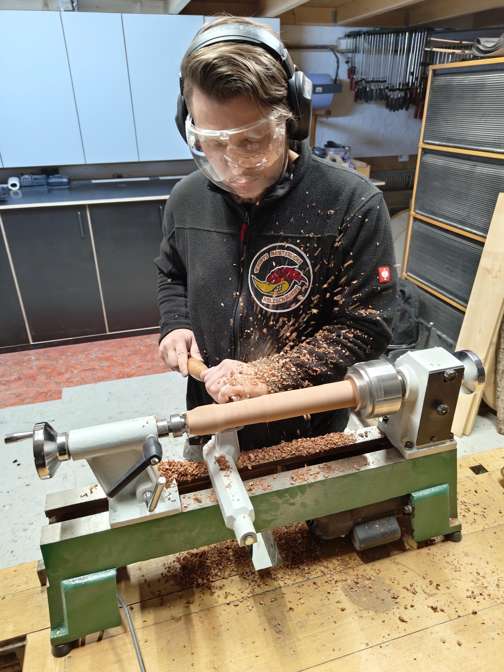 Der Chef bei der Arbeit. Ein Beispiel für die Arbeiten, die Du bei den Workshops selber machen darfst.