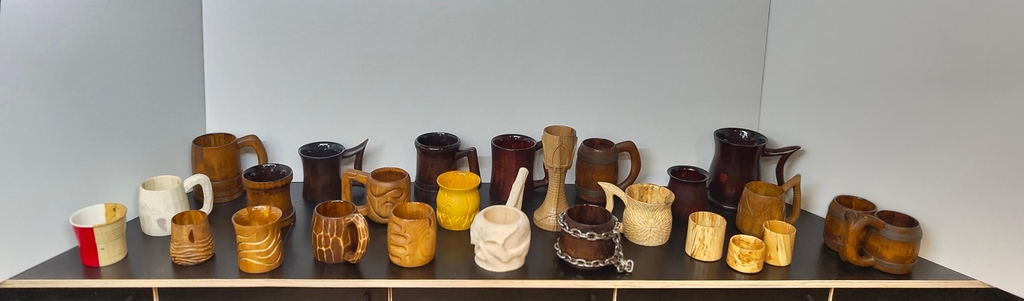Eine Auswahl der von mir in hochwertiger Handarbeit hergestellten Becher, Krüge, Humpen und Kelche aus Holz.