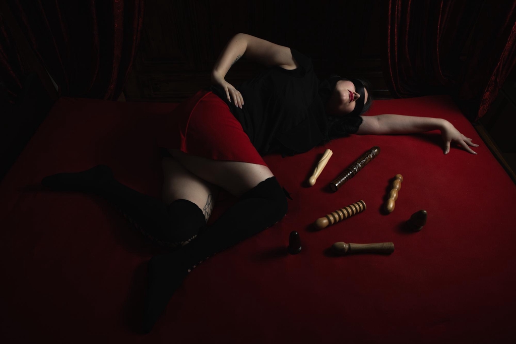 Handgefertigte Dildos und Plugs aus geeigneten Hölzern - Handarbeit für die Handarbeit