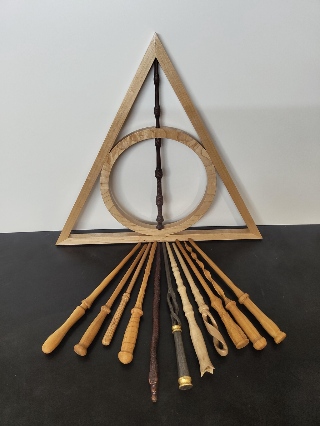 Handgearbeitete Zauberstäbe aus Holz