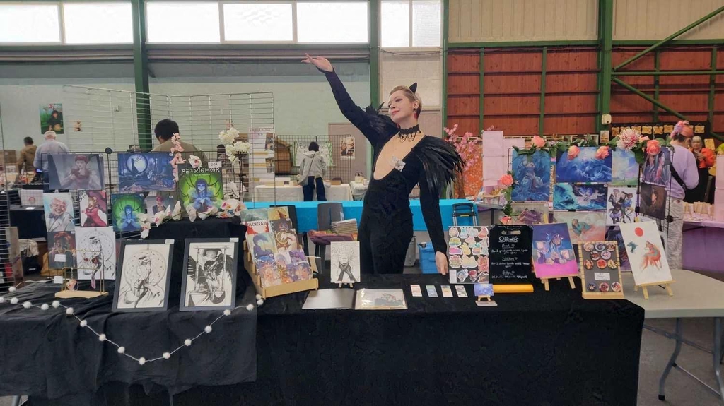 Artiste moontokkym au travail