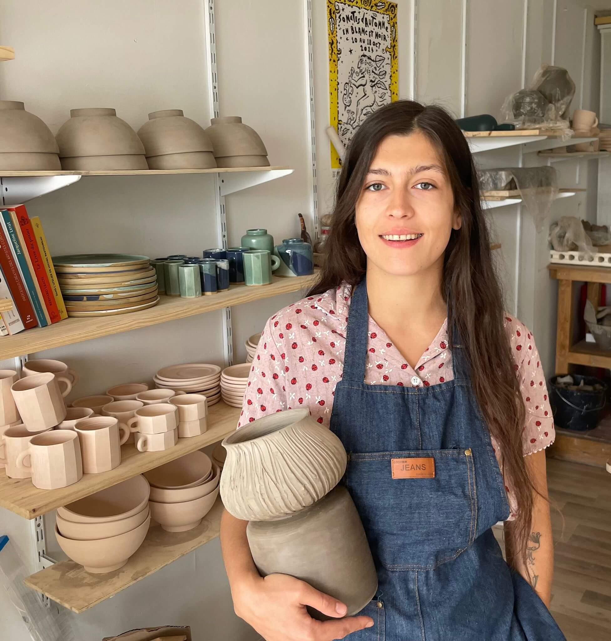 Anouk Verdier, l'artiste qui gère le shop.