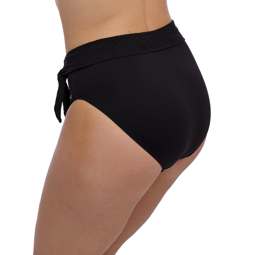 slip-alto-mare-disponibili-da-iosenso-a-crema-cr