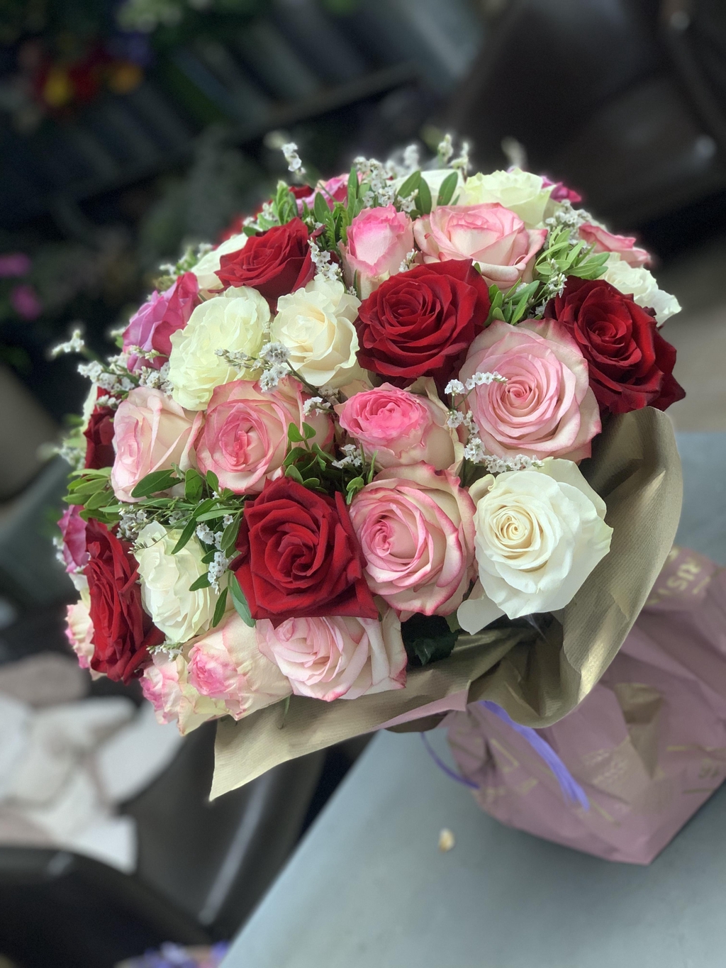 Commandez votre Bouquet de roses et nos fleuristes le livre à saint gely du Fesc, Grabels et saint Martin de Londres 