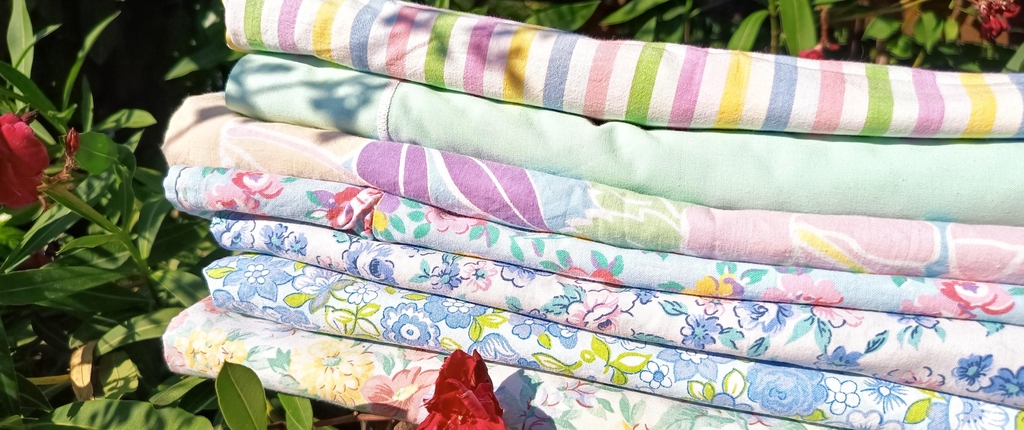 Créations textiles upcyclées- UNIKA couture artisanale.
Accessoire et vêtements upcyclés à partir de textiles de seconde main. Des créations artisanales, unique ou en petite séries.