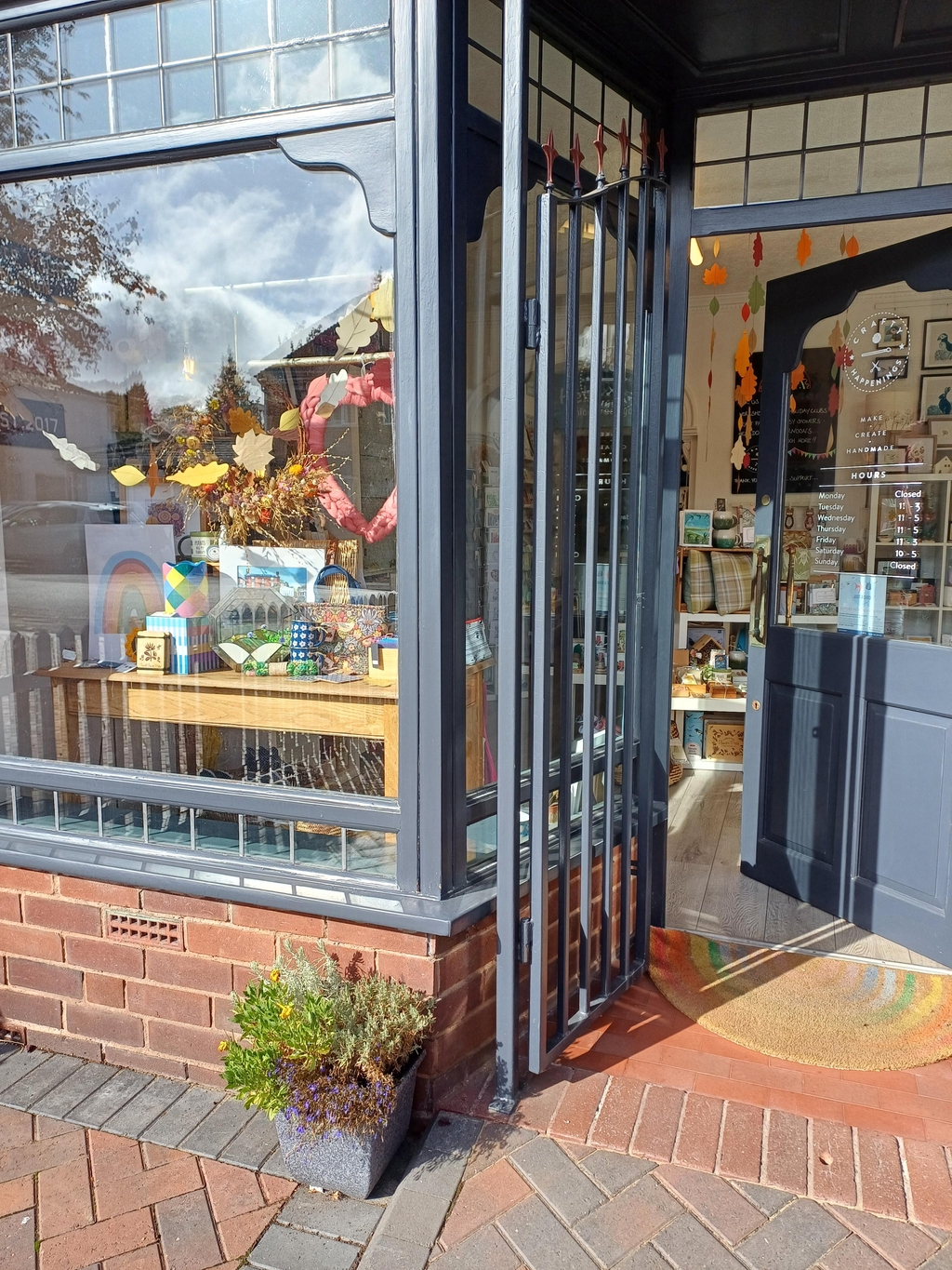 craft shop, gift shop, greeting cards, independant business, local business, community, workshop space, craft parties.