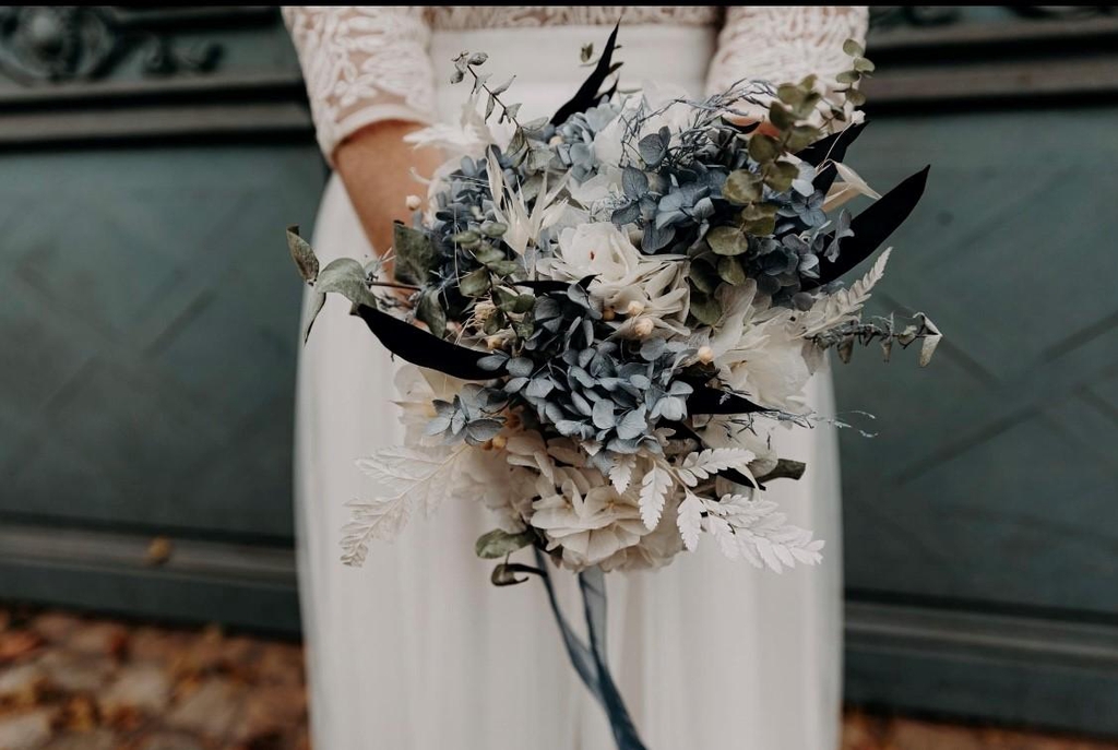 bouquet mariage hiver bleu gris hortensia fougère fleur séché stabilisé