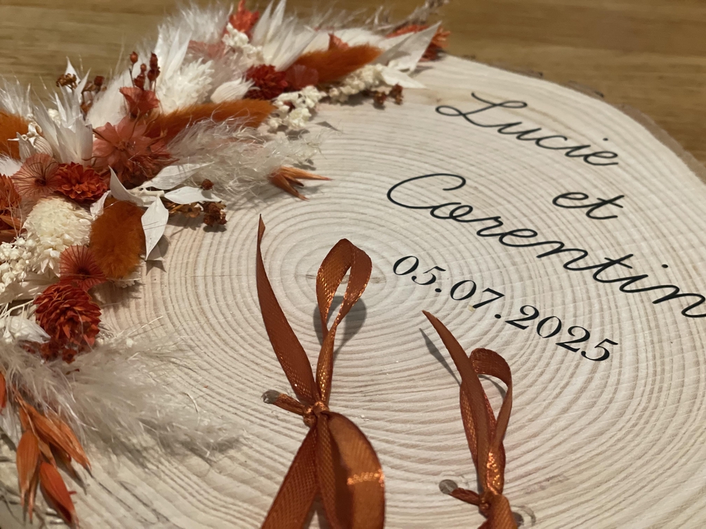 composition florale bouquet décoration table mariage fleur séché stabilisé festif couleur peps bouquet rond fleuriste artisan aquitaine porte alliance rondin bois terracotta satin phalaris hortensia pampa